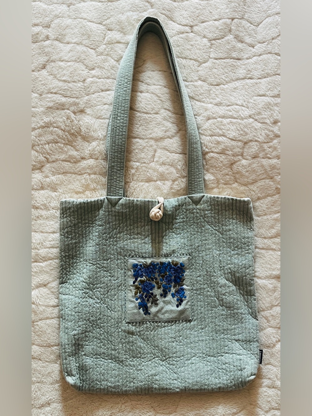 Carry Kismet Kkot Tote, Patch Beryl Wisteria style.